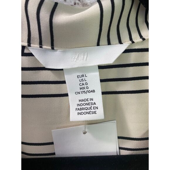 H&M button down blouse NWT woman’s size large - Picture 3 of 8